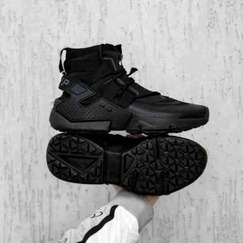 Nikke Huarache Gripp Gs Triple Black