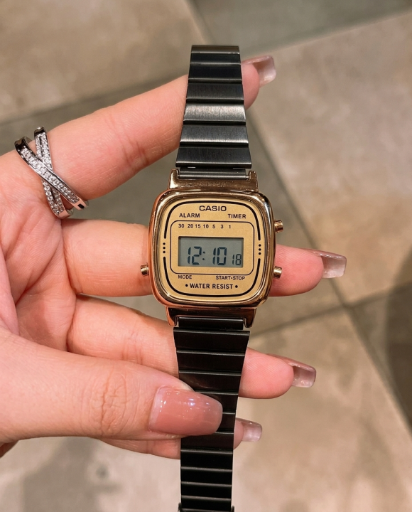 Casio Womens Vintage LA670 Black-Copper