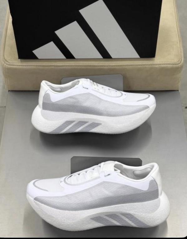 Adidaas Hyperboost edge Cloud White 660
