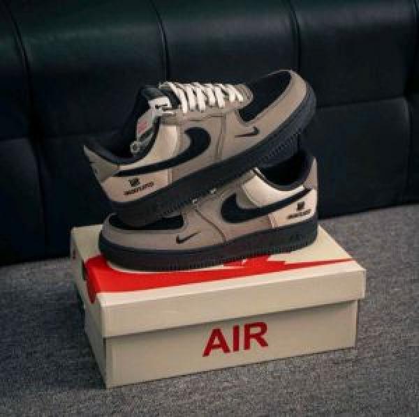 Airforce 1 Low X Undefeated 608