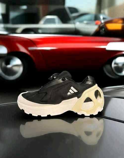 adiddasss wonder edge runner black beige white 2025