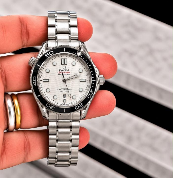 OMEGGA SEAMASTER CO AXIAL 300M SIL WHITE QUARTZ 808
