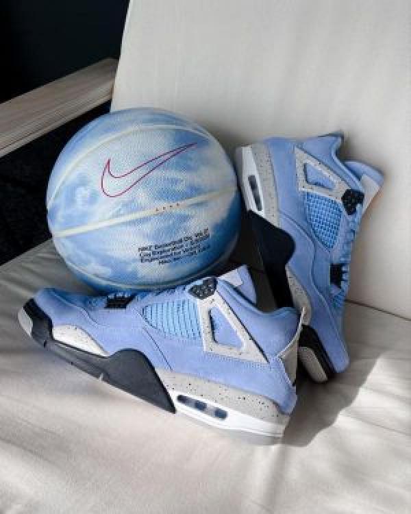 Jordan 4 Unc University Blue 047