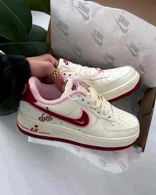 Nikkee Airforce 1 Low Valentines Day for her