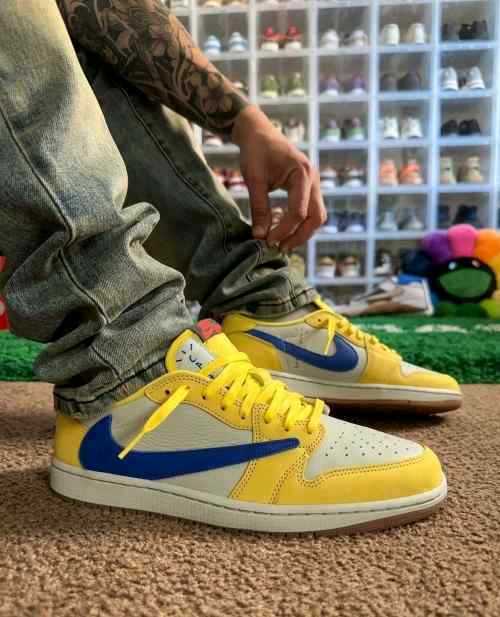 NIKkEE AIR JORDAN RETRO 1 LOW TRAVIS SCOTT CANARY