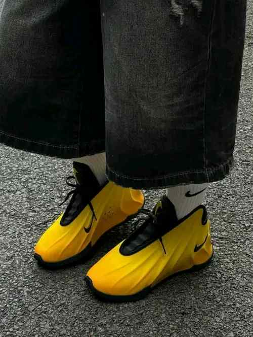 NIKk_E GT FUTURE LIGHTNING YELLOW