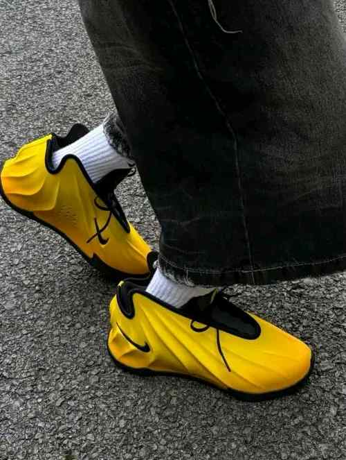 NIKk_E GT FUTURE LIGHTNING YELLOW
