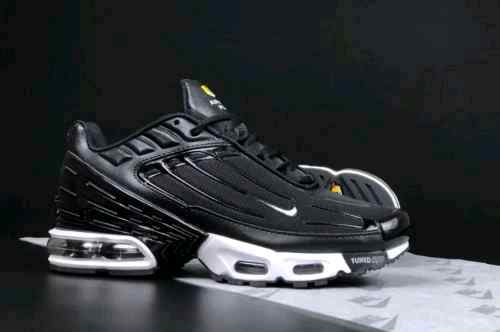 NIKkEE AIRMAX PLUS 3 TN BLACK WHITE