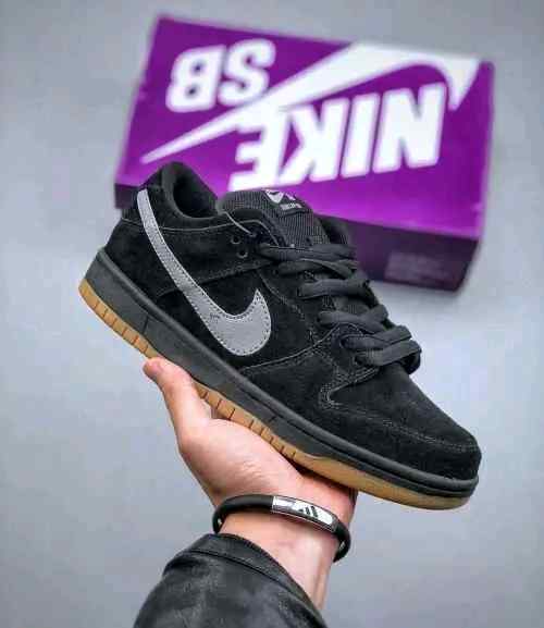 nikkee SB Dunk Low Fog Black Gum