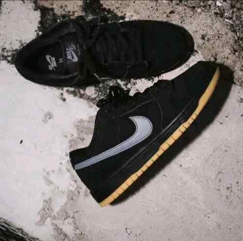 nikkee SB Dunk Low Fog Black Gum