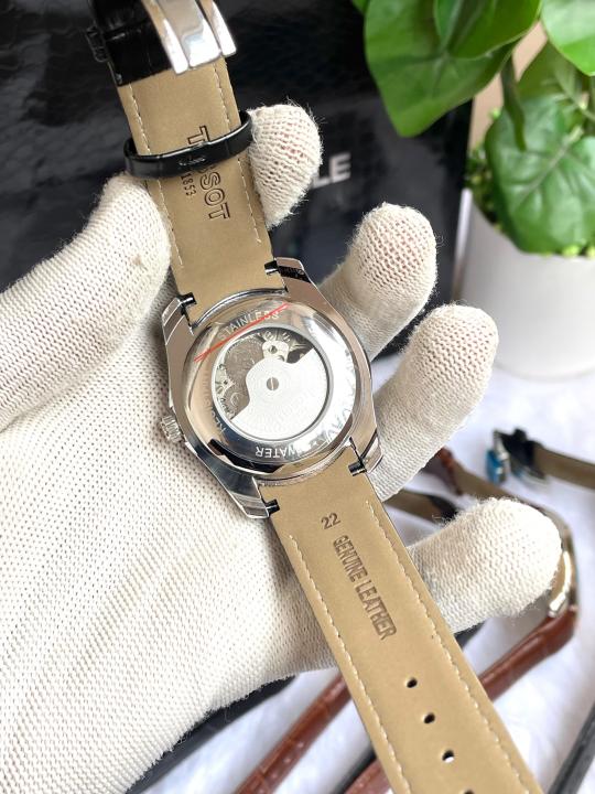 Tisssot Couturier Automatic Black Silver White AT454