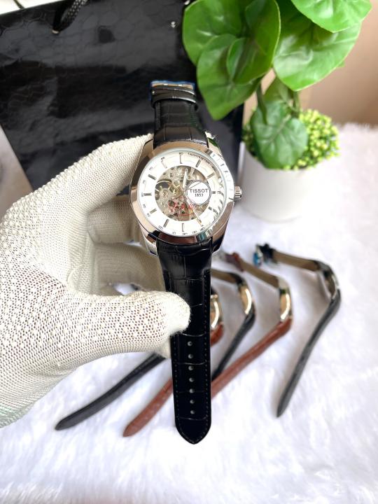 Tisssot Couturier Automatic Black Silver White AT454