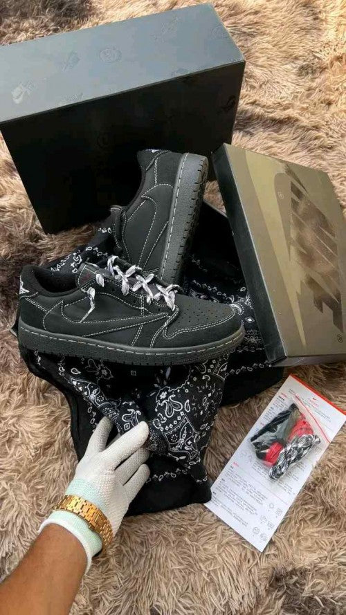 Nikkee A_ir jordan 1 low Travis scott phantom Semi UA