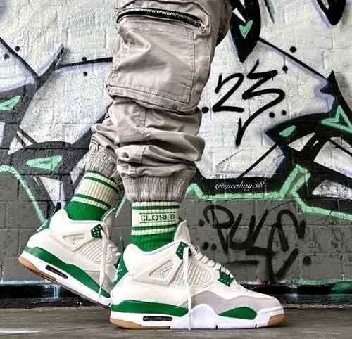 Jordan Retro 4 Pine Green Semi UA