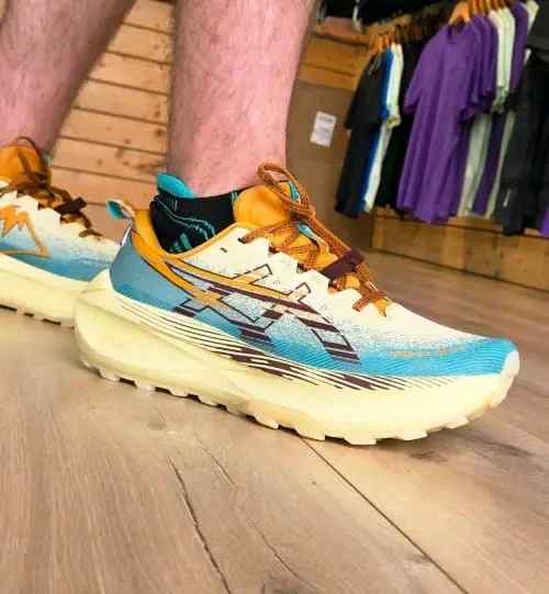 asiccss Trabuco Max 4 WHEAT YELLO