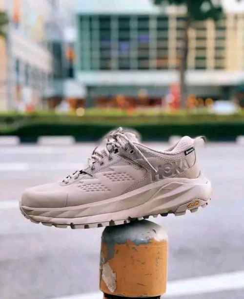 Hoka One Kaha Low Gore-Tex