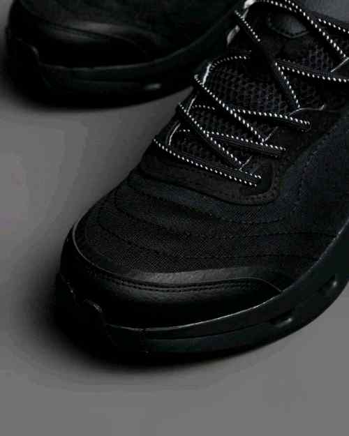 On Cloudzone Moon Black Dew