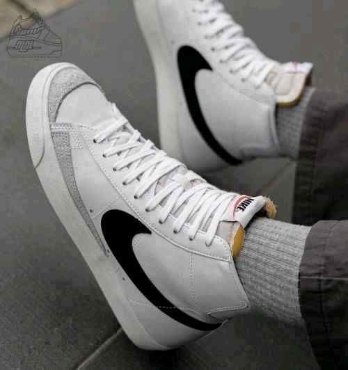 nikkee blazer mid 77 vintage white black