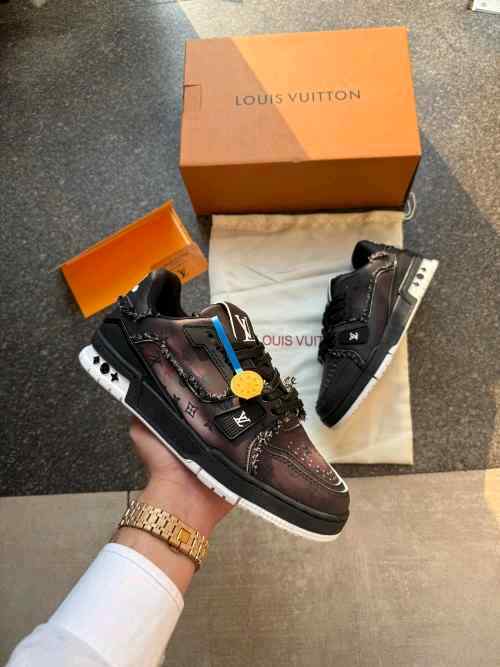 Louiiss Vuittonn Trainer Civilist 2025