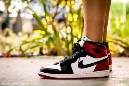 AIR JORDAN RETRO 1 OG BLACK TOE HIGH REIMAGINED