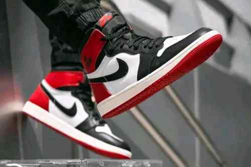 AIR JORDAN RETRO 1 OG BLACK TOE HIGH REIMAGINED