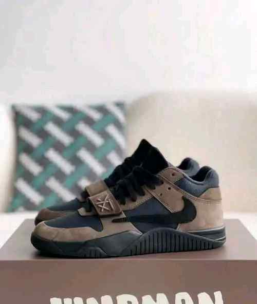 NIKkEE AIR JORDAN X TRAVIS SCOTT JUMPMAN JACK DARK MOCHA SEMI UA
