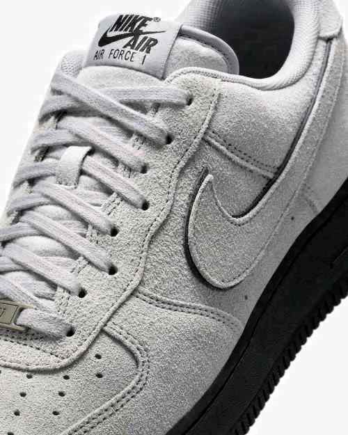 NIKkEE AIRFORCE SUEDE BLACK SMOKE GREY