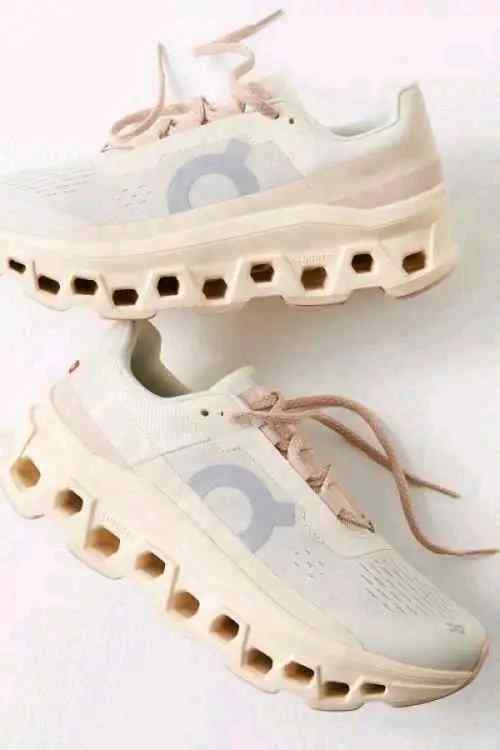 On CloudMonster Women Moon Fawn for her