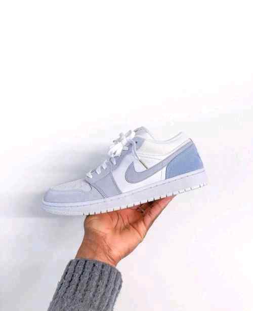 jordan retro 1 low PARIS