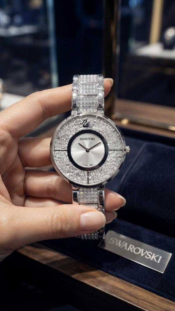 Swarovsk Watch For Her 905