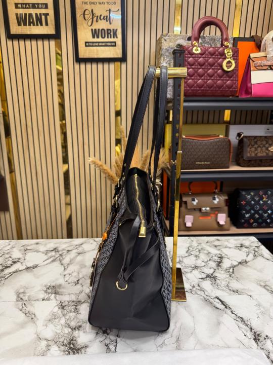Michael Kor Jet Set Travel Signature Logo Large Top-Zip Tote Bag With Dust Bag (Black)