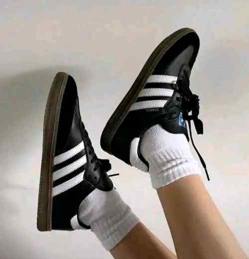 Adi-dss Samba Black white for her fix