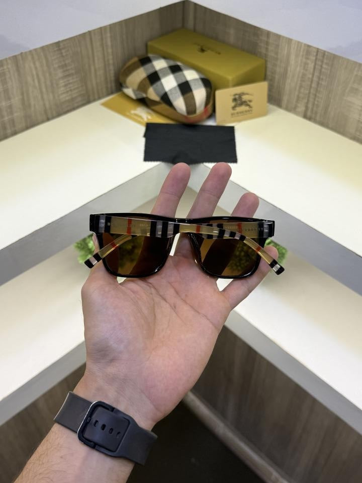 Burbery 4395 Glossy brown sunglass