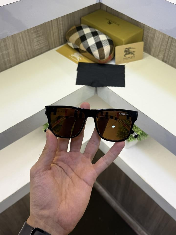 Burbery 4395 Glossy brown sunglass