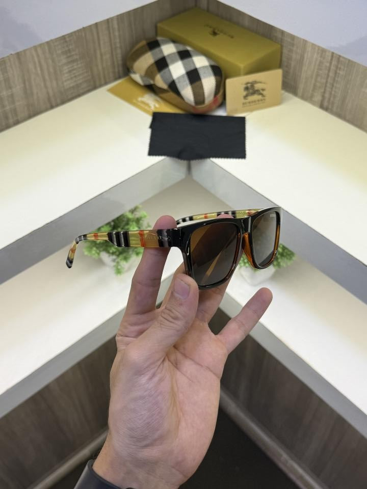 Burbery 4395 Glossy brown sunglass