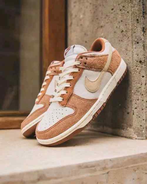nikkEe sb dunk low medium curry