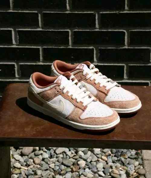 nikkEe sb dunk low medium curry