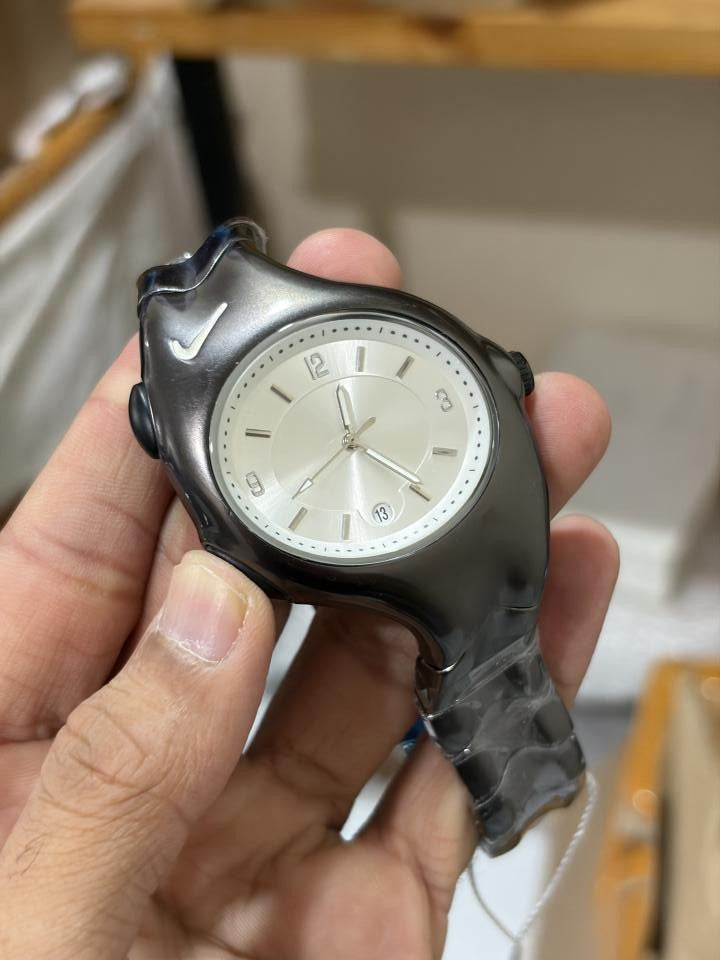 NIK KE TRIAX BLACK WHITE 884