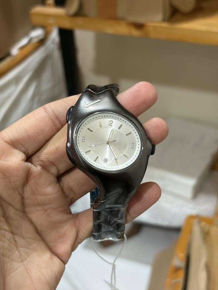 NIK KE TRIAX BLACK WHITE 884