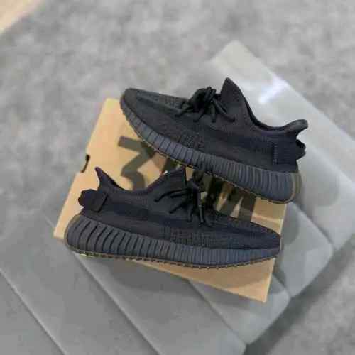 Adidaass Yeezy Boost 350 V2 Black Cinder Semi UA non reflective
