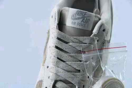 NIKkEE AIRFORCE 1 LOW AKIRA 2025