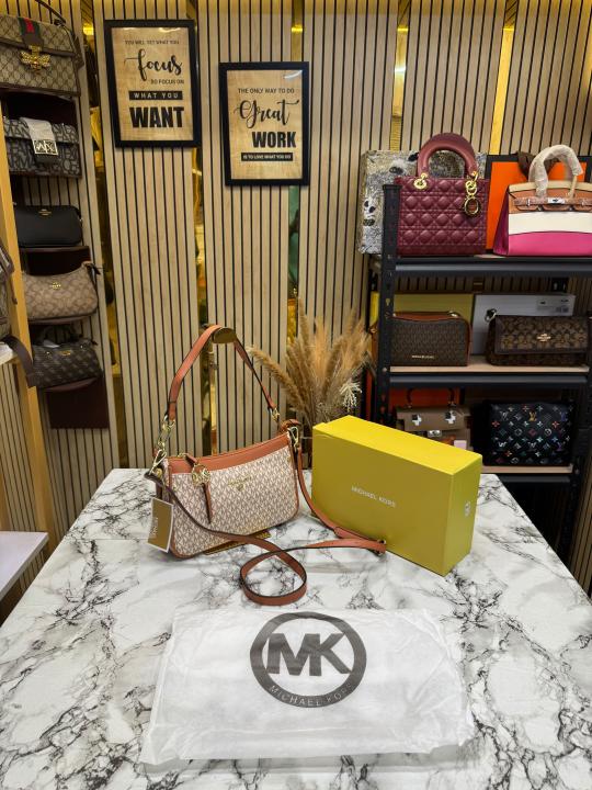Michael kor Jet Set Logo Crossbody Shoulder Bag With Box And Dust Bag (Beige)
