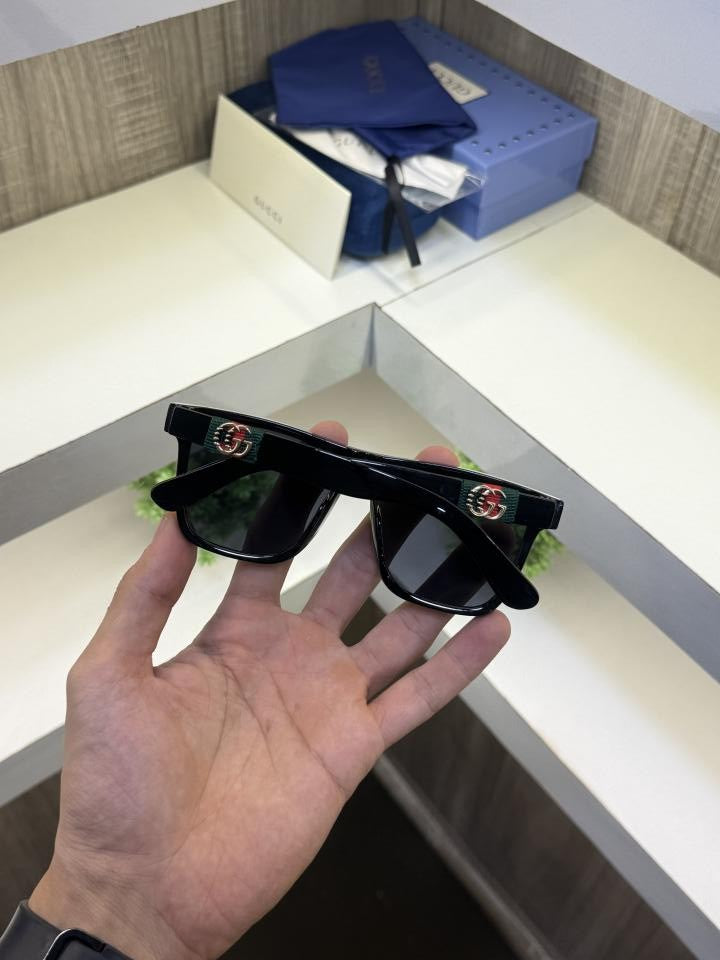 Guccci 1390 Glossy black