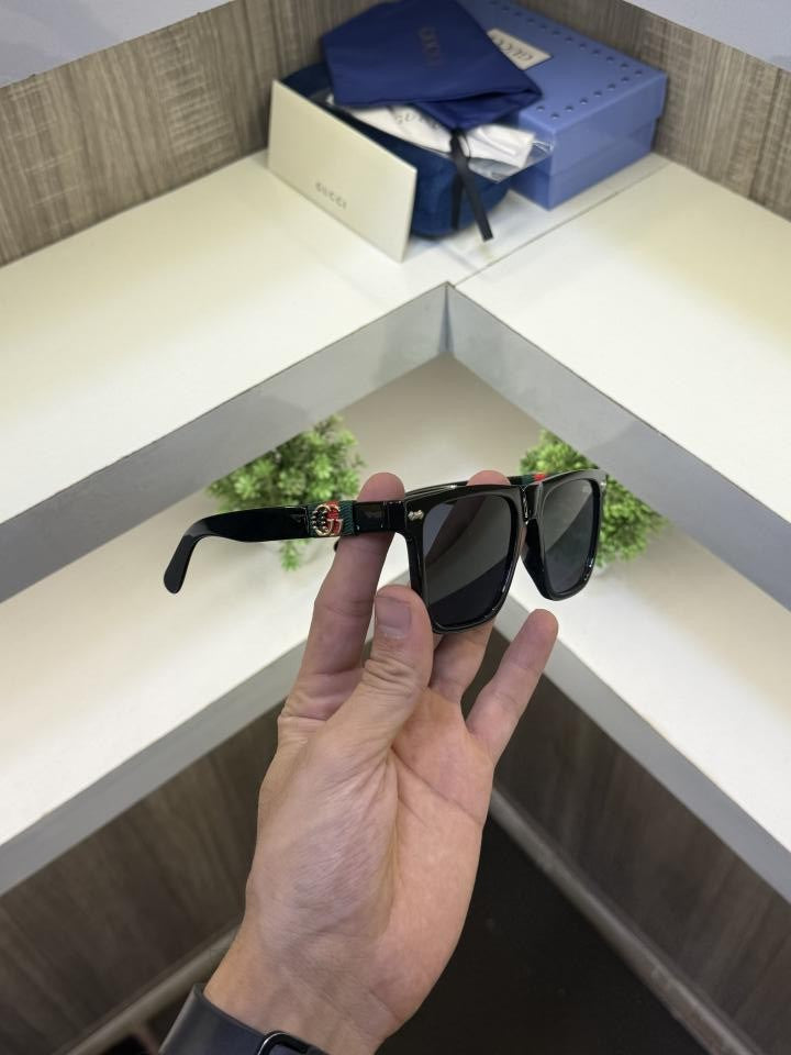 Guccci 1390 Glossy black