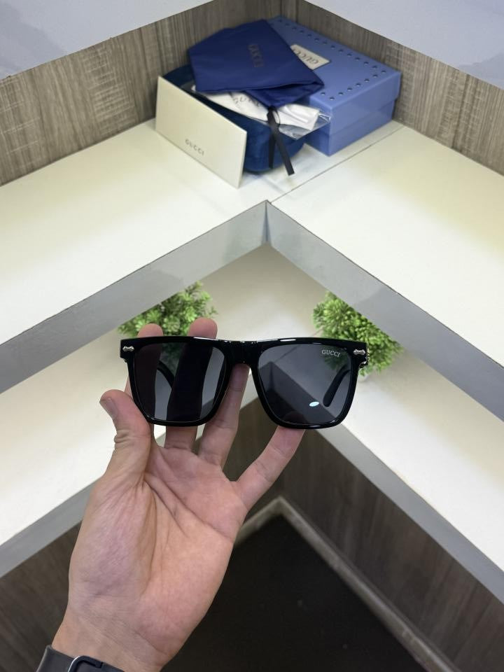 Guccci 1390 Glossy black