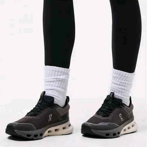 ON Cloud nova X Trainers