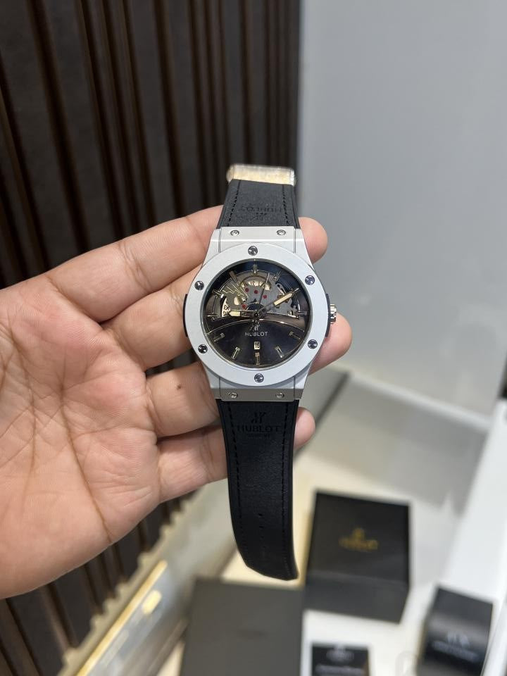 HUBLOT PREMIUM LEATHER WATCH