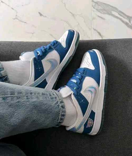 Nikkee SB Dunk Low Born X Raised One Block At Time