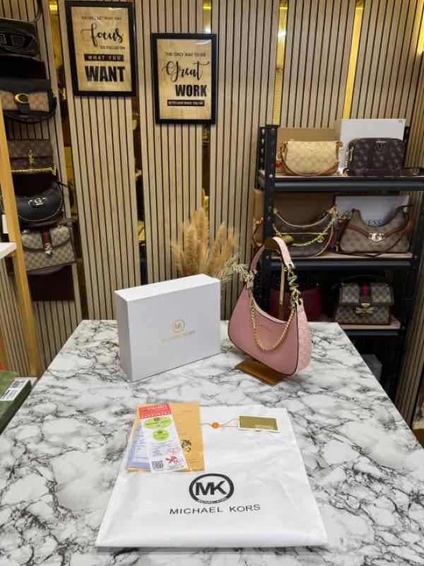 Michael Kor Mk Signature Chain Shoulder Bag With Leather Trim (Pink)(62306)