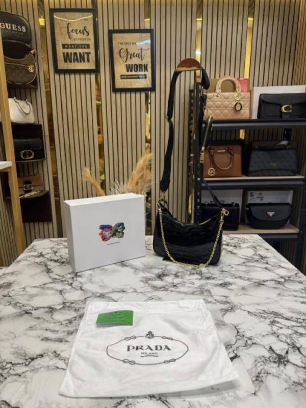 PRADDA RE EDITION GLOSSY BAG WITH OG BOX DUST BAG CARD BLACK DAMAGE BOX